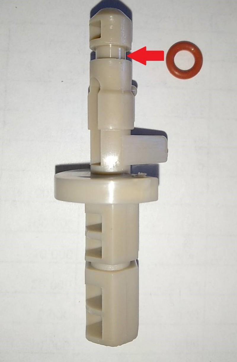 Резиновый уплотнитель под кран горячей воды (альтернативный )